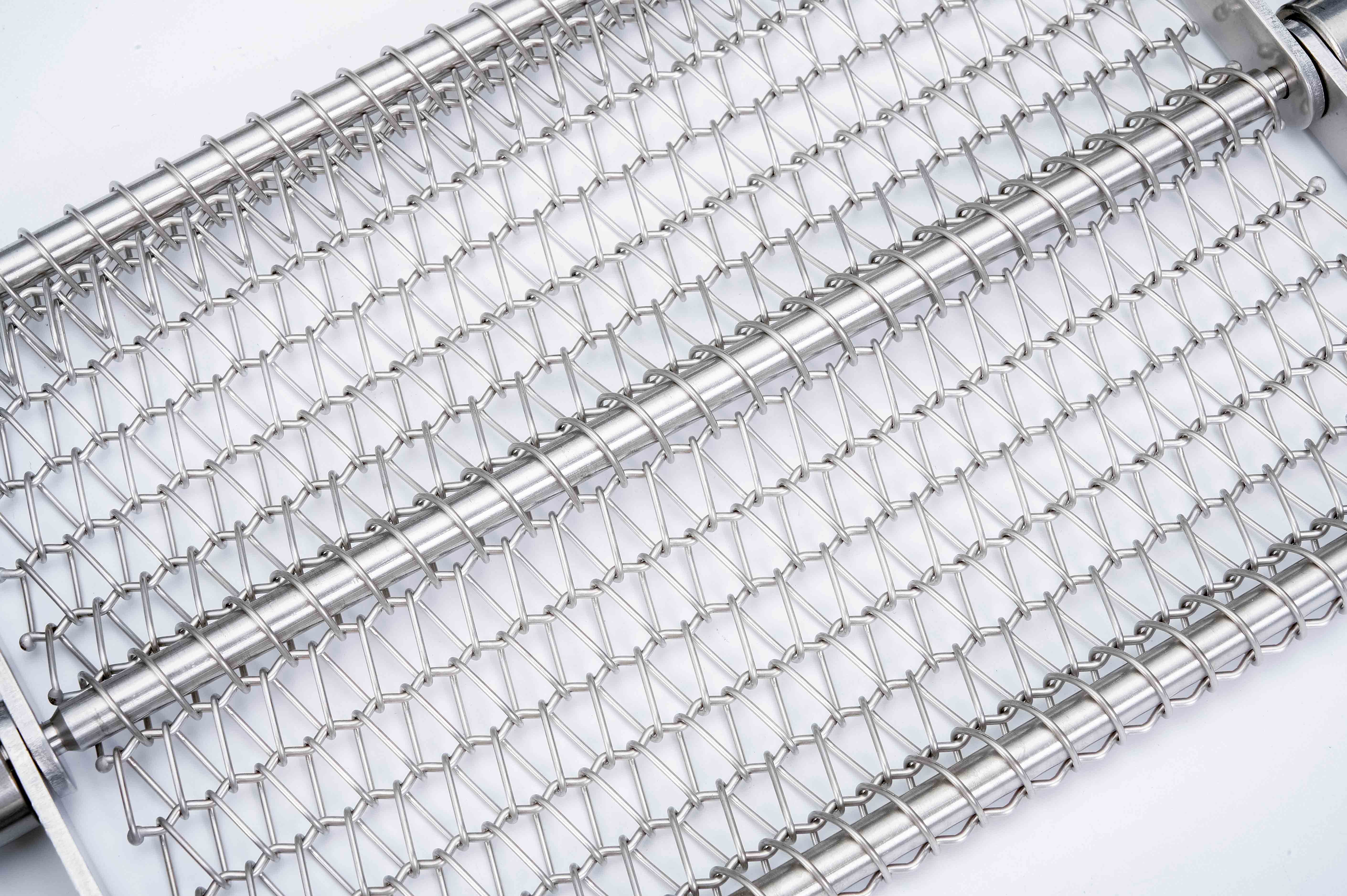 預(yù)制菜行業(yè)，在使用金屬輸送網(wǎng)帶的過程中，有哪些需要注意的事項(xiàng)